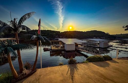 Camdenton Casa | Lakefront-4bd3ba-sleeps 12pp