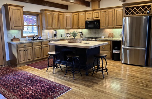 Drasco Casa | Lakefront, 4Bdr+Loft, 3Ba, Boat Ramp, Golf, Ping Pong, Foosball, No Pets
