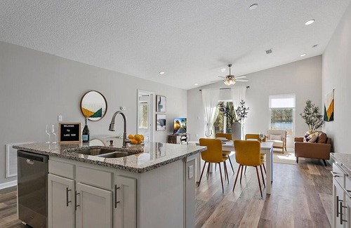 St. Marys Casa | Lakefront 4BR Retreat Near Kings Bay Modern & Remote Work Ready