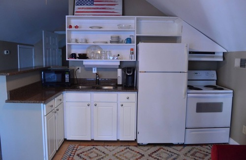 Gilbert Casa | Lakefront 5BR w/ Patio and Grill – Sleeps 12
