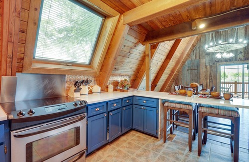 Columbia Cabina | Lakefront A-Frame Cabin with Community Perks