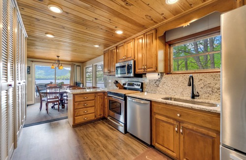 Santeetlah Casa | Lakefront A-Frame on a Point, Dog-Friendly