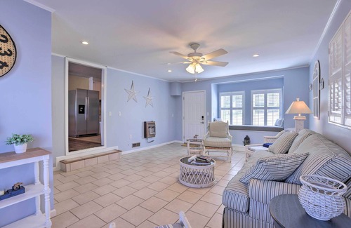 Riverside Casa | Lakefront Abode w/ Dock ~ 15 Mi to Talladega!