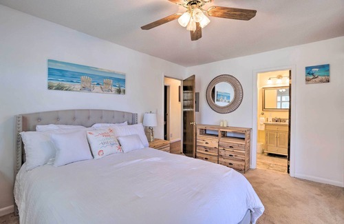Riverside Casa | Lakefront Abode w/ Dock ~ 15 Mi to Talladega!