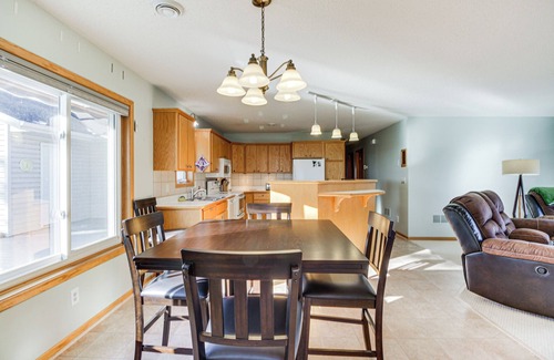 Aitkin Casa | Lakefront Aitkin Home w/ Sunroom: Walk to Beach!