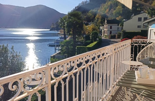 Caslano Apartamento | Apartamento frente al lago en Caslano (Casa Celeste)