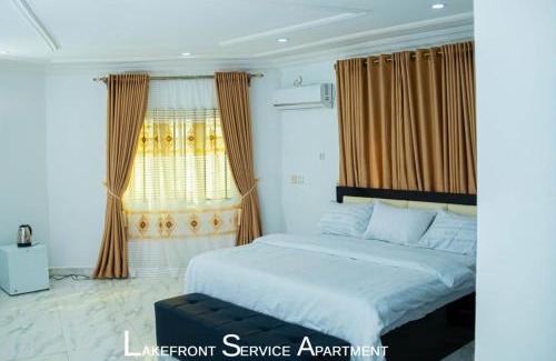 Alimosho Apartamento | Lakefront apartment