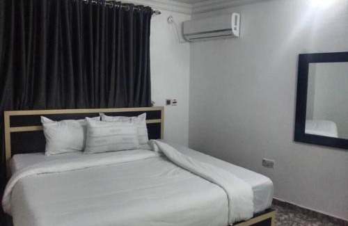 Alimosho Apartamento | Lakefront apartment
