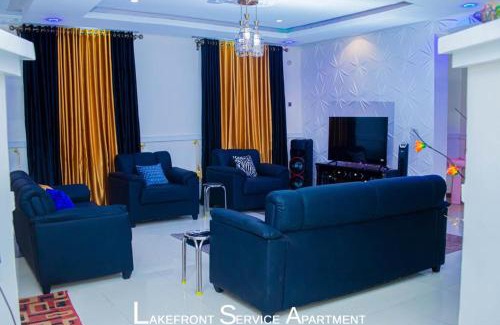 Alimosho Apartamento | Lakefront apartment