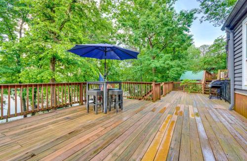 Scranton Casa | Lakefront Arkansas Abode - Deck, Grill and Fire Pit