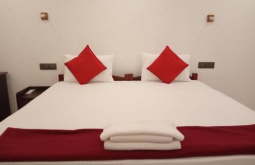 Kuzhuppilly Cama Y Desayuno | Lakefront Beach Homes
