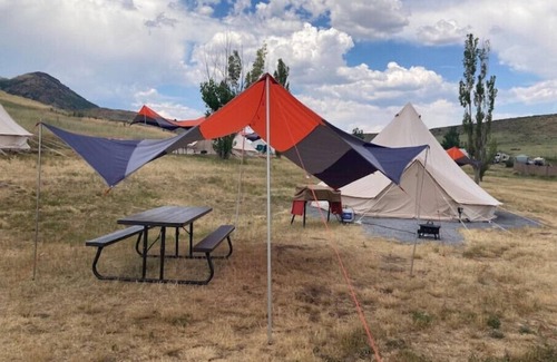 Morgan County Alquiler De RV | Lakefront bell tent1 near beach & starry night sky