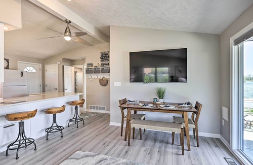 LaPlatte I Cabina | Lakefront Bellevue Home: Private Beach & Fire Pit!