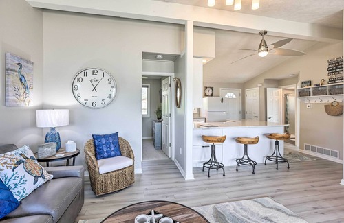 LaPlatte I Cabina | Lakefront Bellevue Home: Private Beach & Fire Pit!