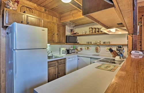 Glendale Casa | ¡NUEVO! Lakefront Berkshires House w / Deck, muelle + barco