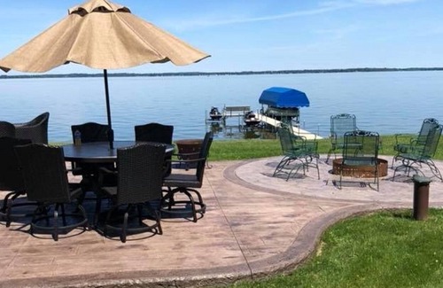 Eureka Casa | Orillas del lago, paseos en bote, pesca, Jetski, descanso, Oshkosh EAA, capacidad para hasta 12