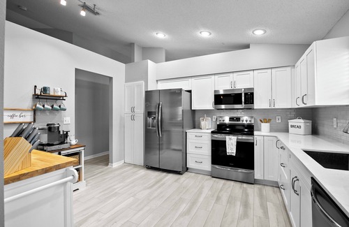 Sabal Harbour Casa | Lakefront Bradenton with Heated Pool, WiFi, Fitness Room, Resort-Style Amenities