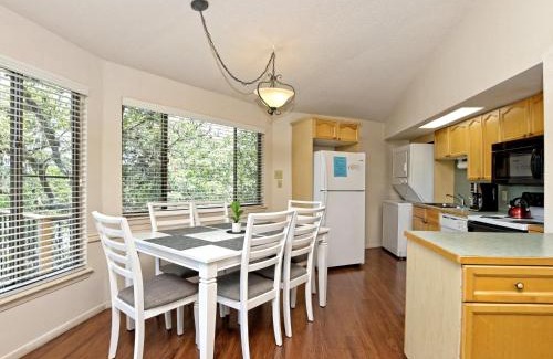 Lakeway Casa | Lakefront Bungalow With Community Poolhot Tub #5