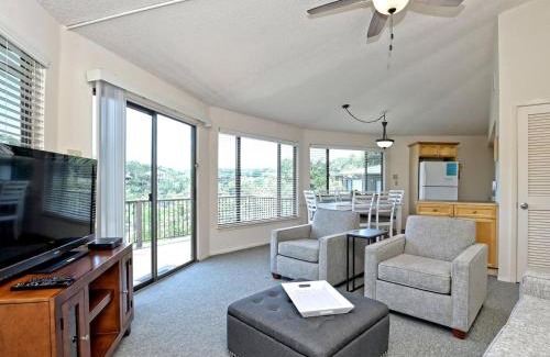 Lakeway Casa | Lakefront Bungalow With Community Poolhot Tub #8