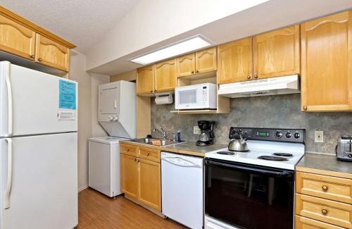 Lakeway Casa | Lakefront Bungalow With Community Poolhot Tub #8