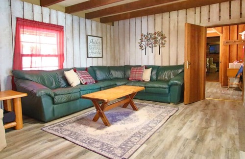 Cadiz Cabina | Lakefront Cabin - 3BR 2BA - All Season Lake Views!