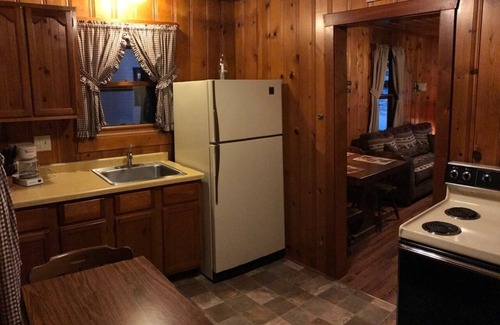 Presque Isle Cabaña | Lakefront Cabin #4 The Crappie