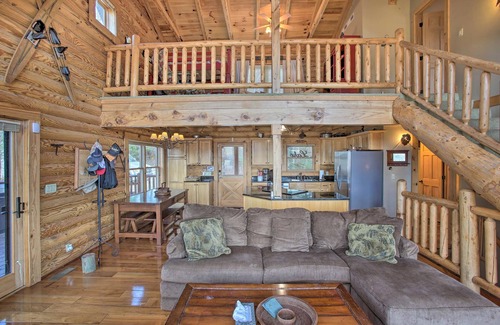 Albany Cabina | Lakefront Cabin at Dale Hollow Lake! 5 minutes from Wolf River Marina