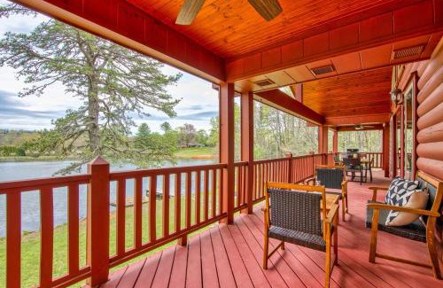Mills River Casa | Lakefront Cabin & Cozy Lakeview Cottage