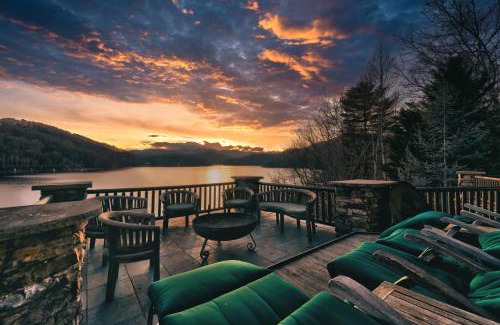 Topton Casa | Lakefront Cabin For Large Groups