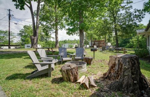 Dandridge Casa | Lakefront Cabin in Dandridge with Fire Pit and Grill!