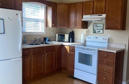 Jacksboro Cabaña | Lakefront Cabin in quiet cove. No steps to private boat slip. Pet friendly.
