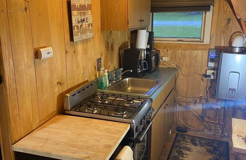 Pittsburg Cabina | Lakefront Cabin on Back Lake w trail access, and private dock.