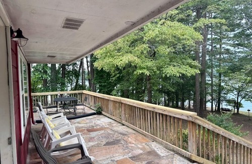 Hayesville Cabina | Lakefront Cabin on Lake Chatuge! Bring your boat!
