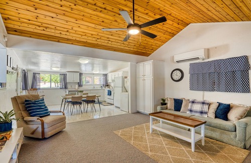 Clearlake Cabina | Lakefront Cabin on Silverado Beach