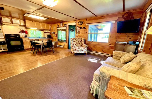 Indian Lake Cabina | Lakefront Cabin on Lake Adirondack- Tax free