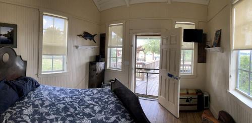 Braden River Casa | Lakefront Cabin Rental in Bradenton, Florida