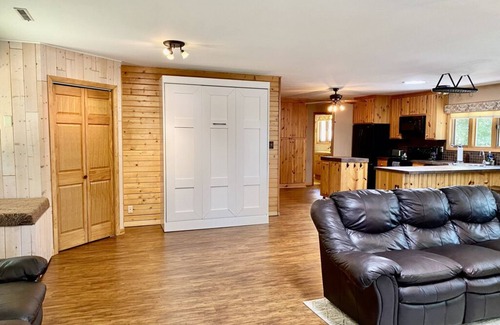 Sarona Casa | Lakefront Cabin - Retreat To Long Lake!