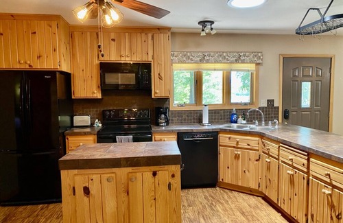 Sarona Casa | Lakefront Cabin - Retreat To Long Lake!