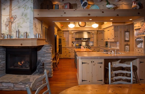 Cedar Glen Casa | Casa de 5,000 pies cuadrados en el agua, muelle privado, en Lake Arrowhead con jacuzzi