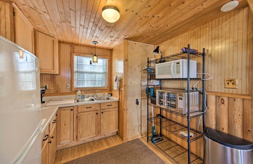 Winnsboro Apartamento | Lakefront Cabin w/ 2 Lofts, Boats on 4 Acres