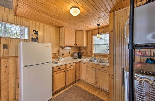 Winnsboro Apartamento | Lakefront Cabin w/ 2 Lofts, Boats on 4 Acres