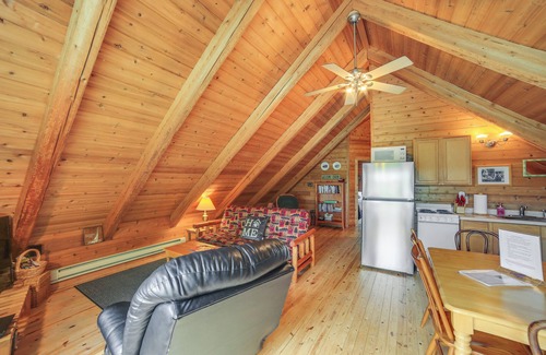Wetmore Cabina | Lakefront Cabin w/ Dock & Trails, Mins to Town!