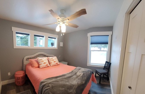 Coolin Cabina | Lakefront Cabin with Boat Slip on beautiful Priest Lake!