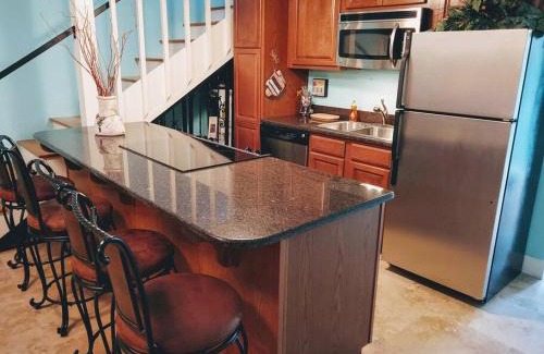 Mid America Apartamento | Lakefront Casita - Perfect for couples or families