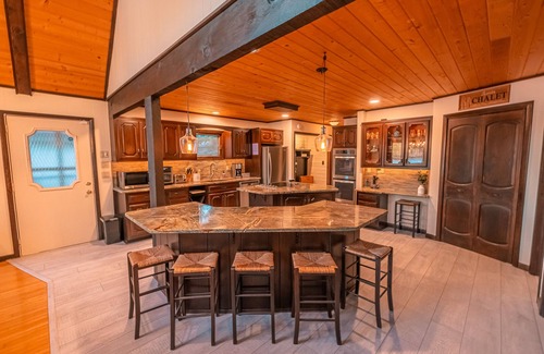 Lake Ariel Chalet De Esquí | ☀️ Lakefront Chalet - Stunning Views, Private Dock and A+ Location! 2024 Updates!