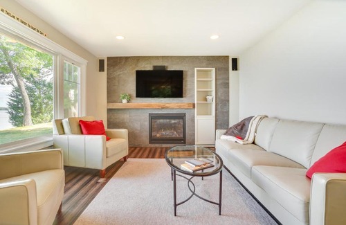 Lake Wissota Casa | Lakefront Chippewa Falls Haven with Private Deck!