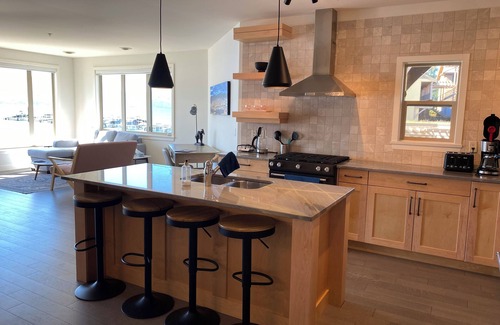 Westbank Condominio | Lakefront condo at Barona Beach