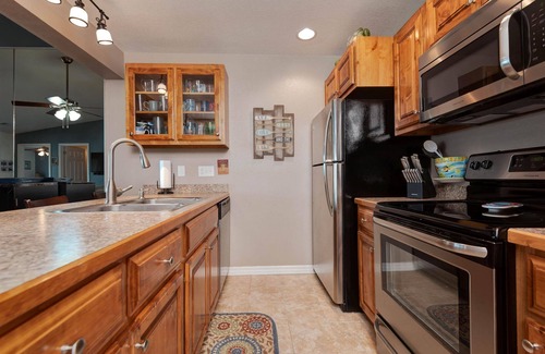 Kimberling City Condominio | Direct Waterfront! 15 Min to Dogwood Canyon!
