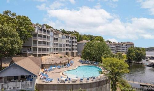 Village of Four Seasons Casa | Lakefront Condo Wdockdeckpools-sleeps 6