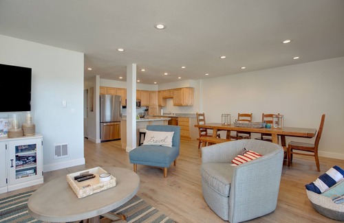 McCall Condominio | LAKEFRONT CONDOMINIO DE 2 DORMITORIOS CON PISCINA DE TEMPORADA Y DESLIZAMIENTO